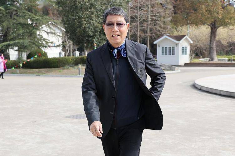 权健旧将：我为瓜氏曼城效力能打破哈兰德的纪录，而且效率比他高在接受记者本杰明-贝克采访时，前权健外援法比亚诺表示，如果自己有机会为瓜氏曼城效力，他也能打破哈兰德打破的纪录。